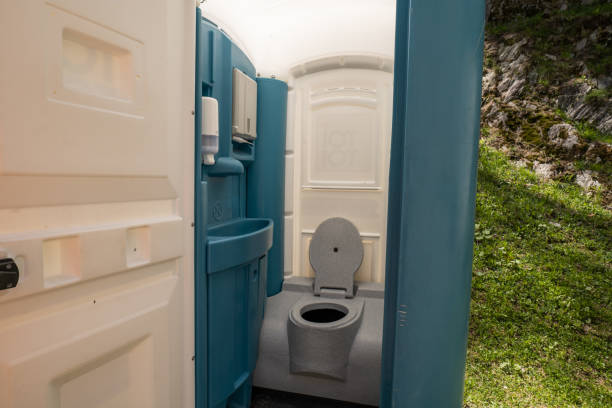 Portable Toilet Options We Offer in Mcdonald, OH